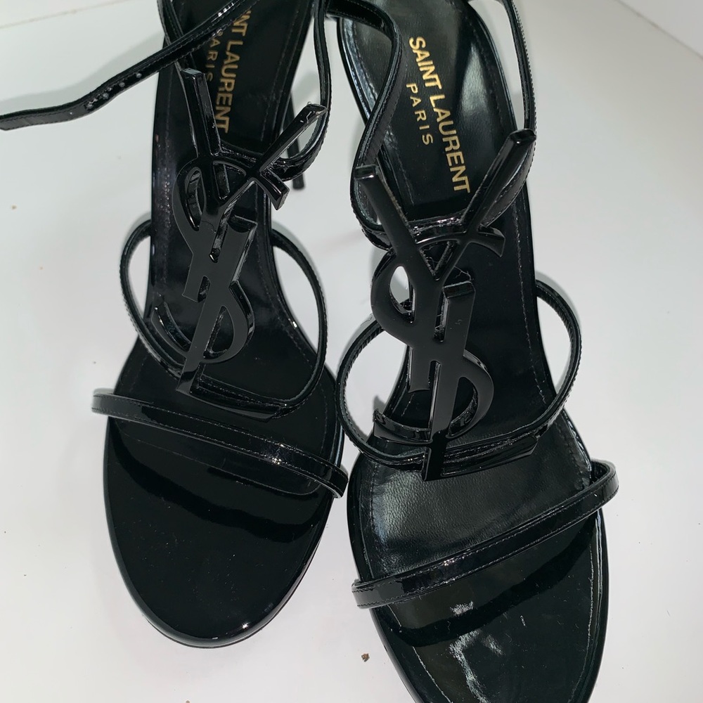 Saint Laurent Ysl Cassandra leather sandal